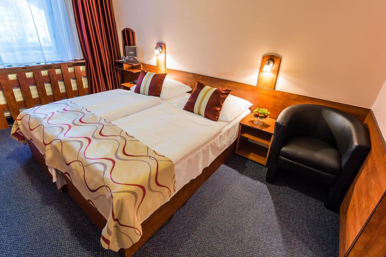 Hotel Sachticka Banská Bystrica Esterno foto