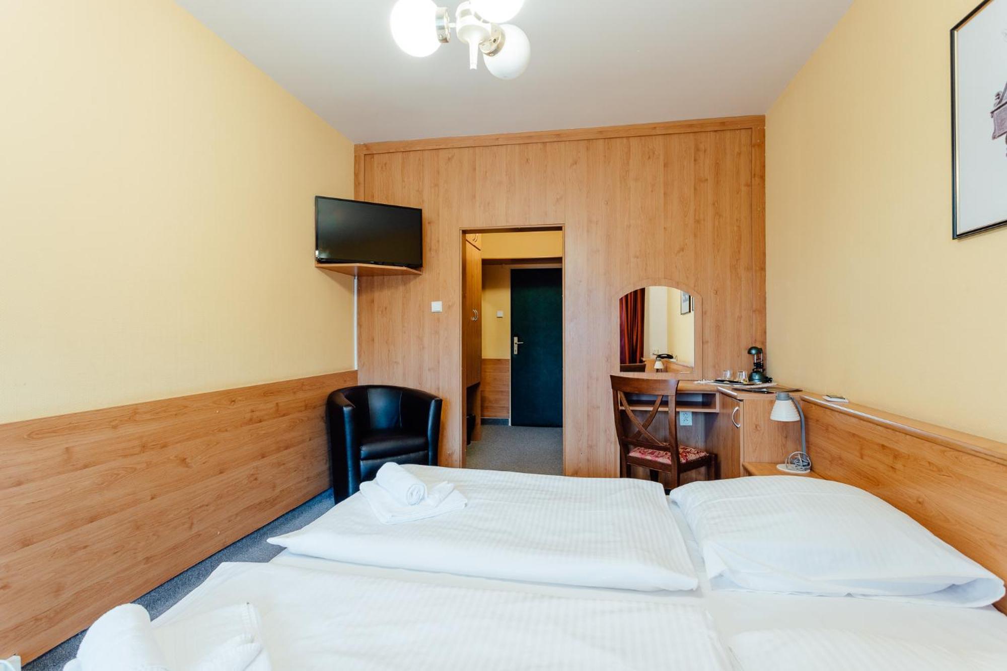 Hotel Sachticka Banská Bystrica Esterno foto