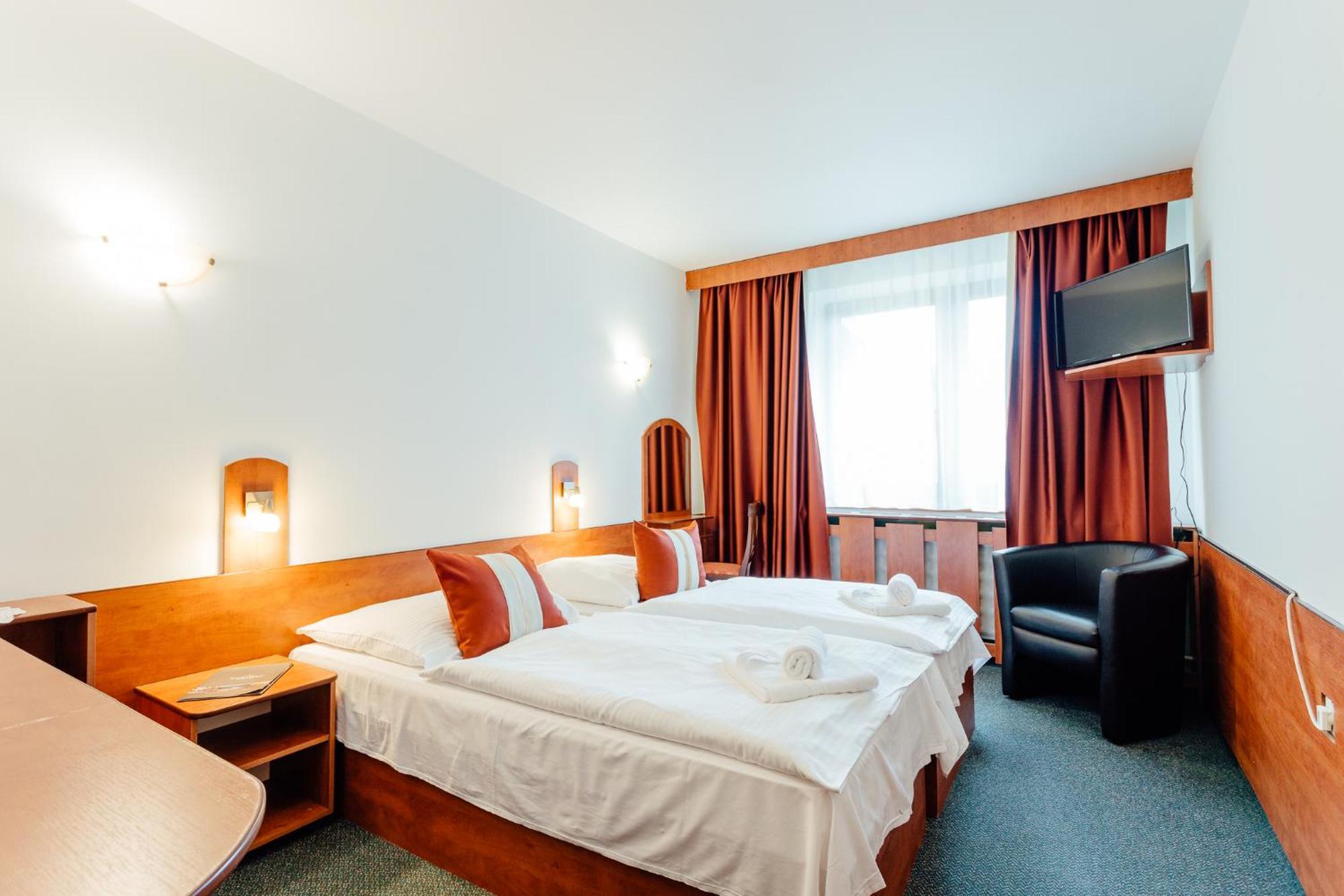 Hotel Sachticka Banská Bystrica Esterno foto